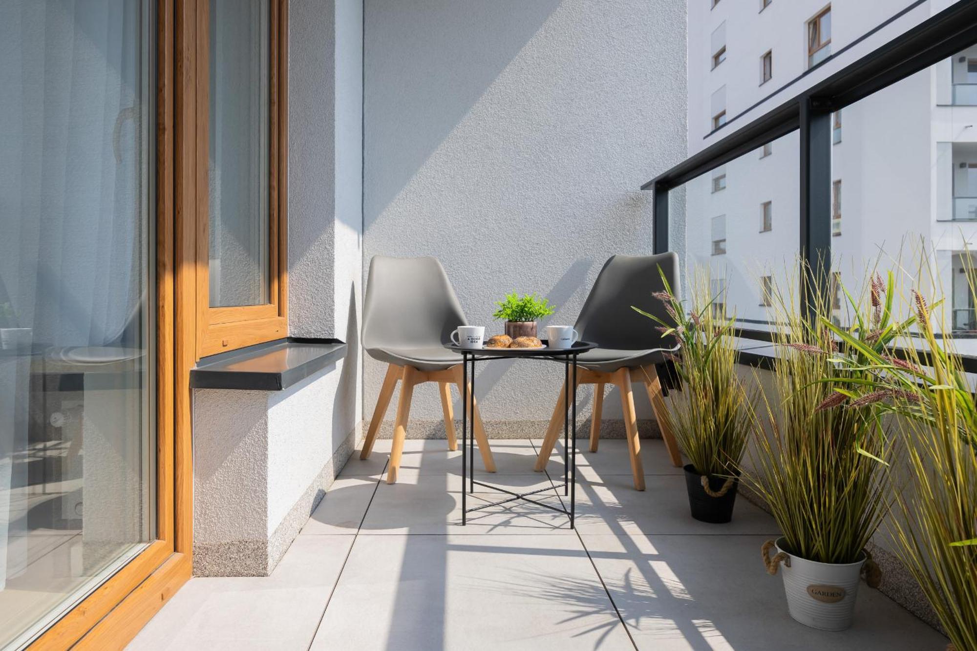 Lägenhet Metro Targowek One Bedroom For 4 With Furnished Balcony By Renters Warszawa